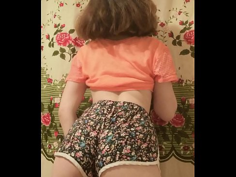 ❤️ Sexy mladá kočka svléká šortky před kamerou. ❤️❌ Super sex u cs.myteporn.ru